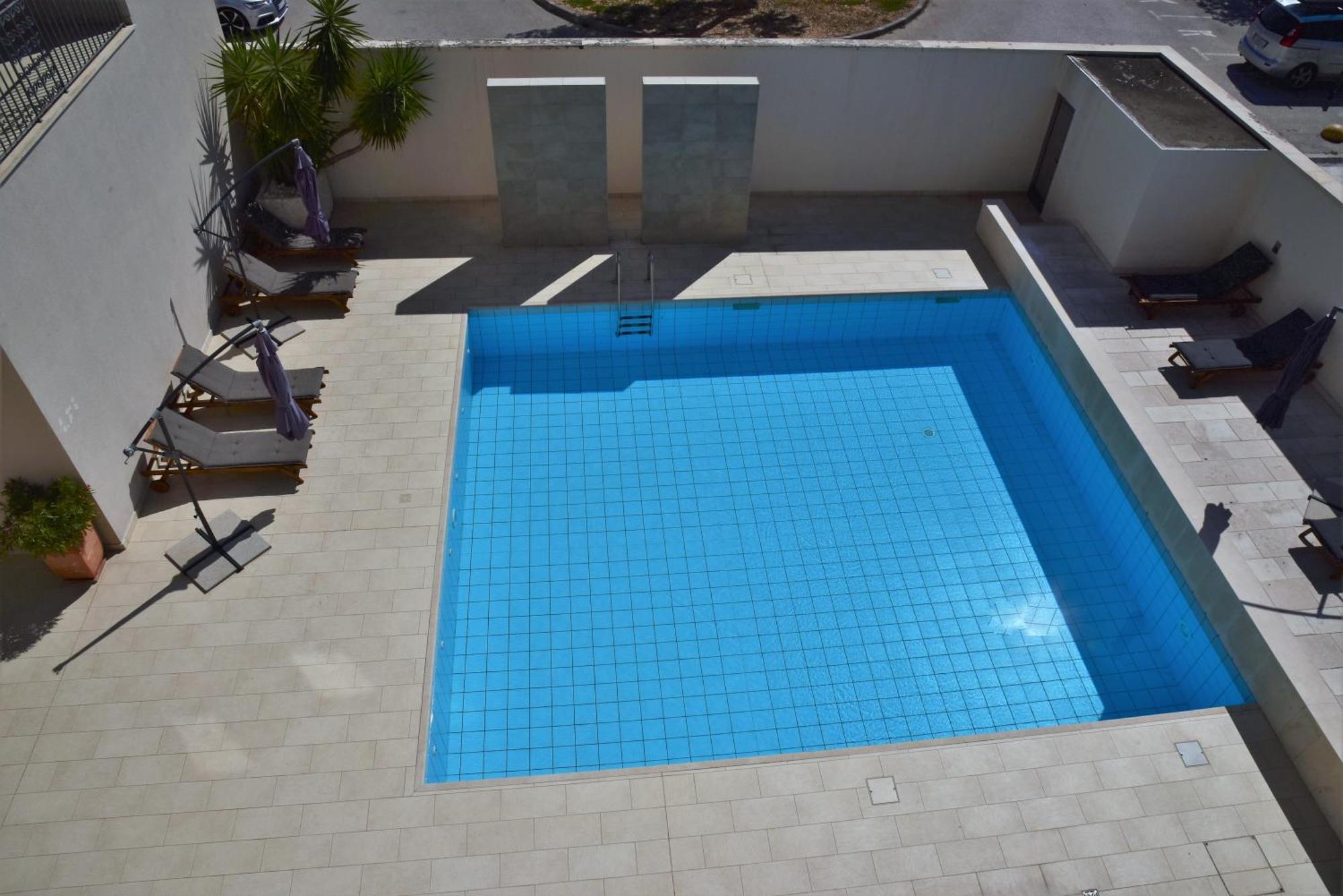 Hotel Lipa Postira Bagian luar foto