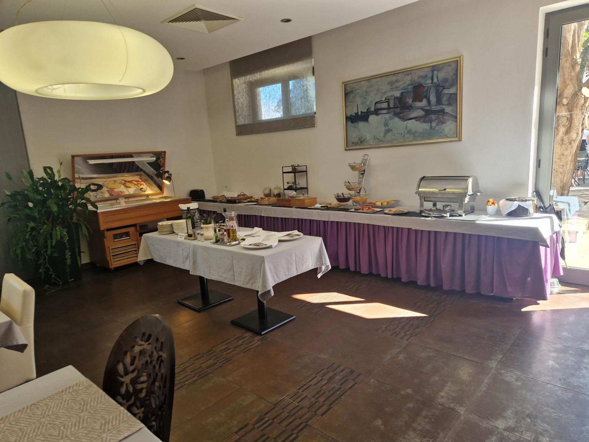 Hotel Lipa Postira Bagian luar foto